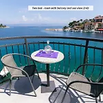 Royal Rina Bed & Breakfast Stomorska