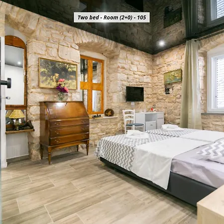 Royal Rina Bed & Breakfast
