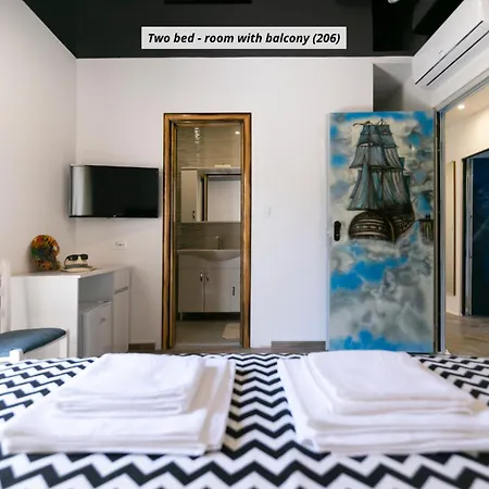 Royal Rina Bed & Breakfast 4*
