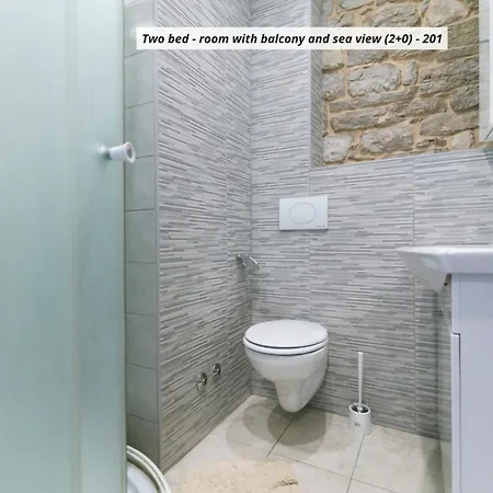 Royal Rina Stomorska