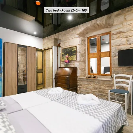 Royal Rina Stomorska