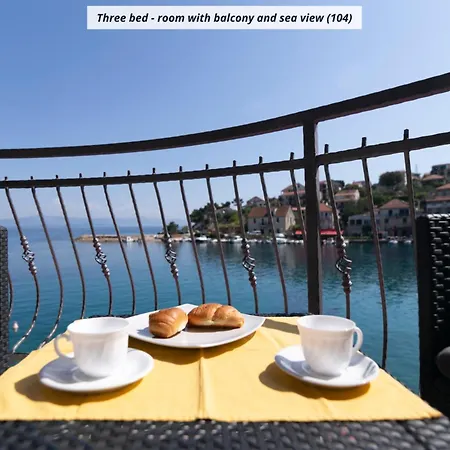 Royal Rina Bed & Breakfast Stomorska