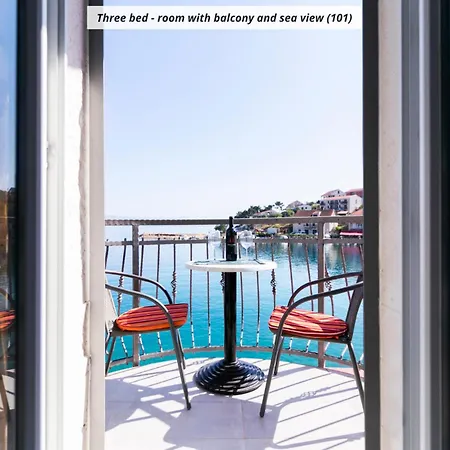 Royal Rina Bed & Breakfast Stomorska