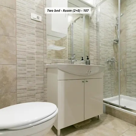 Royal Rina Stomorska