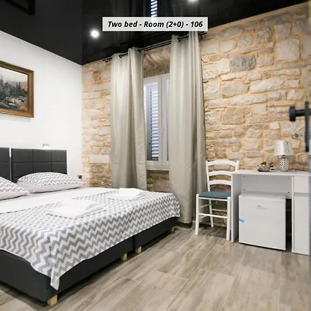 Royal Rina Bed & Breakfast 4*