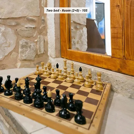 Royal Rina Stomorska