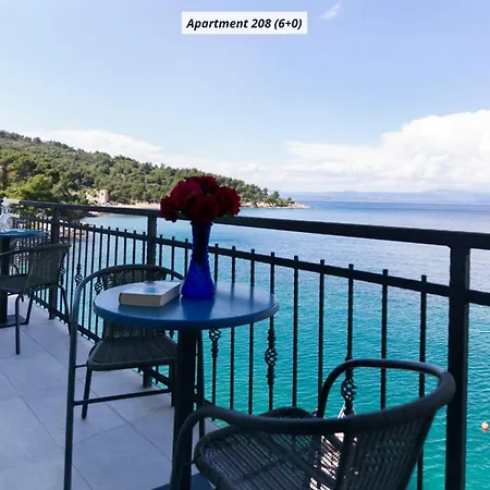فندق مبيت وإفطار Royal Rina 4*