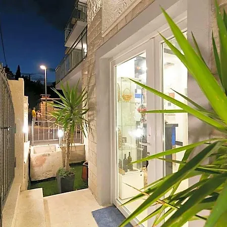 Bed & Breakfast Royal Rina 4*