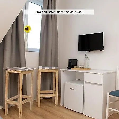 Royal Rina Bed & Breakfast