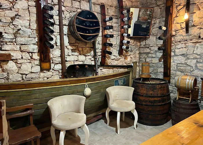 Royal Rina Stomorska