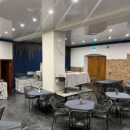 Royal Rina Alojamento de Acomodação e Pequeno-almoço Stomorska