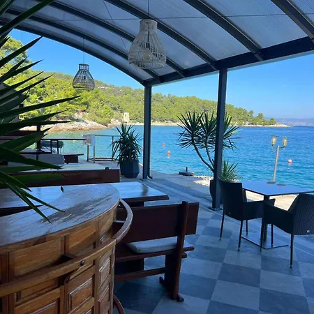 Alojamento de Acomodação e Pequeno-almoço Royal Rina Stomorska