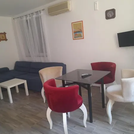 Alojamento de Acomodação e Pequeno-almoço Royal Rina