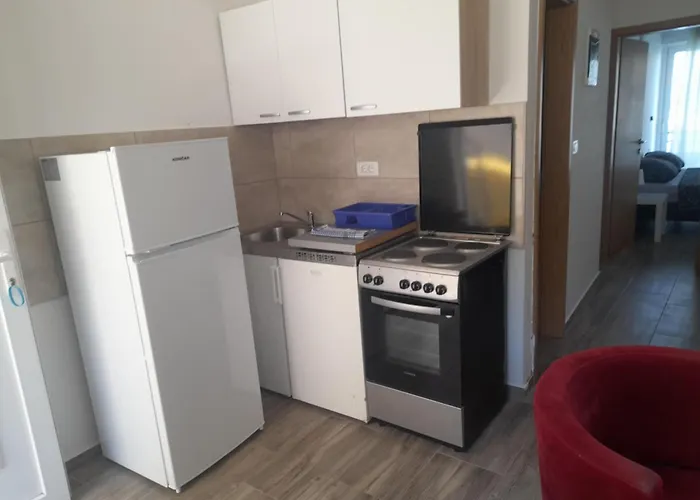 Royal Rina Stomorska